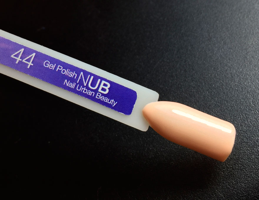 Гель-лак NUB 044 Carousel (телесный с еле заметным шиммером), 8 мл