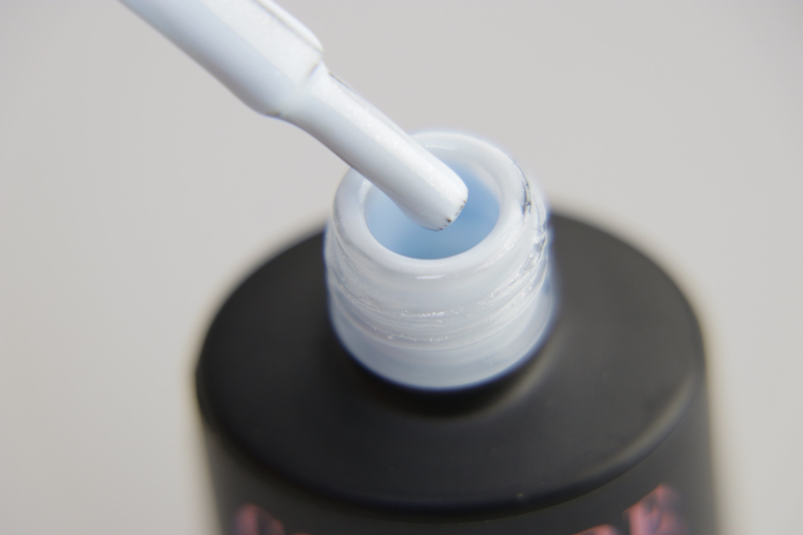 Гель-лак Couture Colour №143 (небесно-голубой, микроблеск), 9 мл
