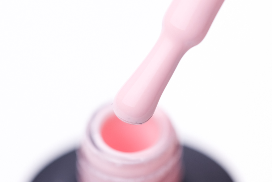 Гель-лак Couture Colour Soft Nude №08 (бледно-розовый с серебряным шиммером), 9 мл