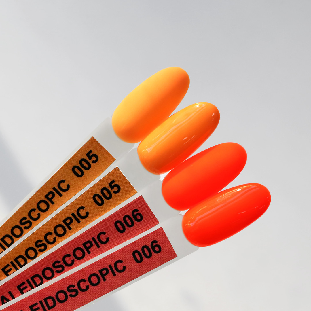 Гель-лаки Komilfo Kaleidoscopic Collection K006 (моркв'яно-червоний, неоновий), 8 мл