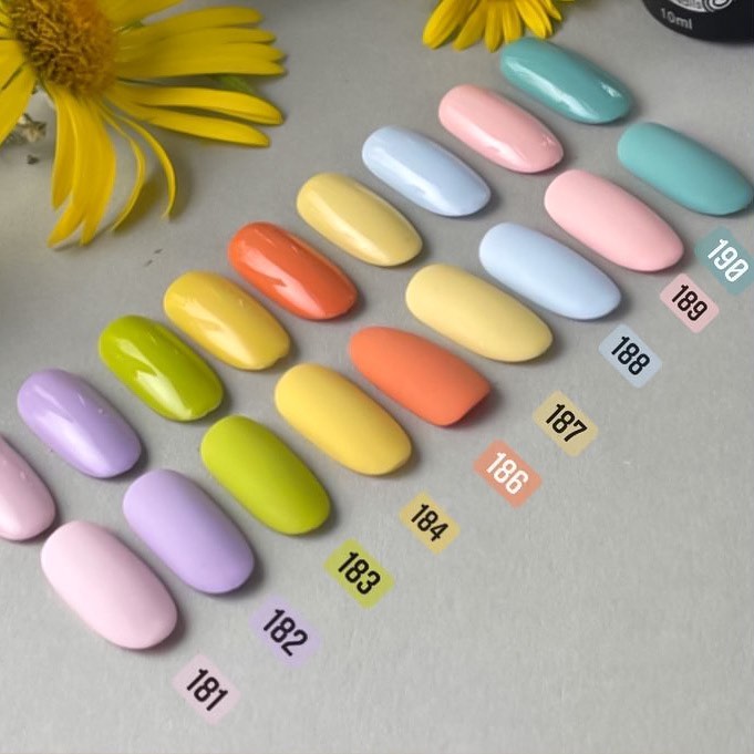 Гель-лак Lukum Pantone № 186 (оранжевый, эмаль), 10 мл