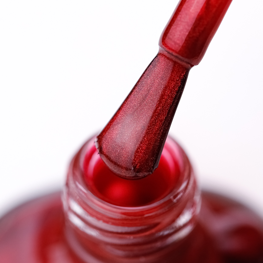 Лак CND Vinylux Weekly Polish - 139 Red Baroness (насичений малиновий, мікроблиск), 15мл