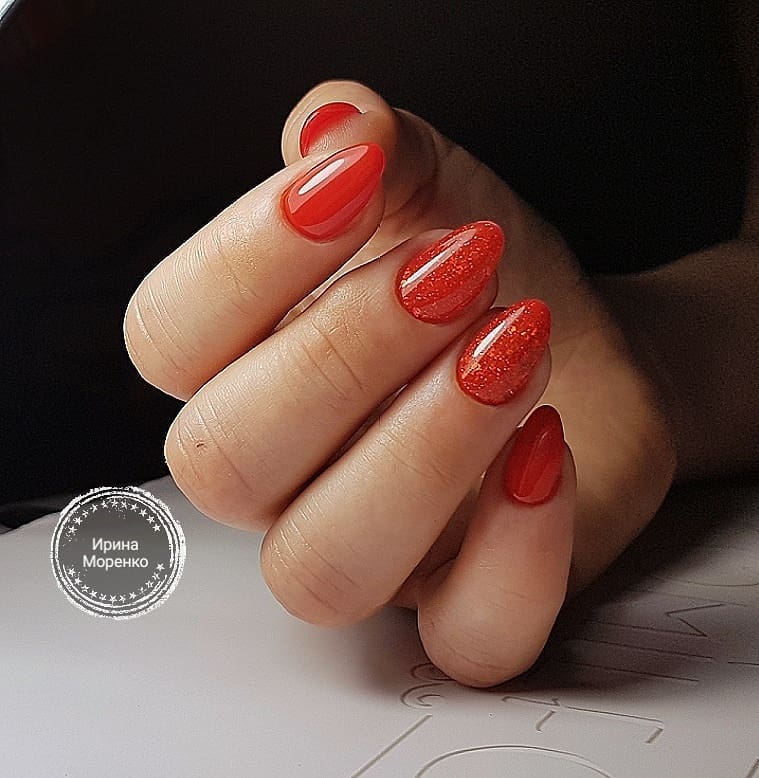 Kira Nails gel varnish No. 095 (intense red with micro-shine), 6 ml