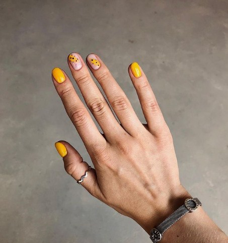 Гель-лак NUB 032 Yellow Taxi (желтый, эмаль), 8 мл Гель-лак NUB 032 Yellow Taxi (желтый, эмаль), 8 мл