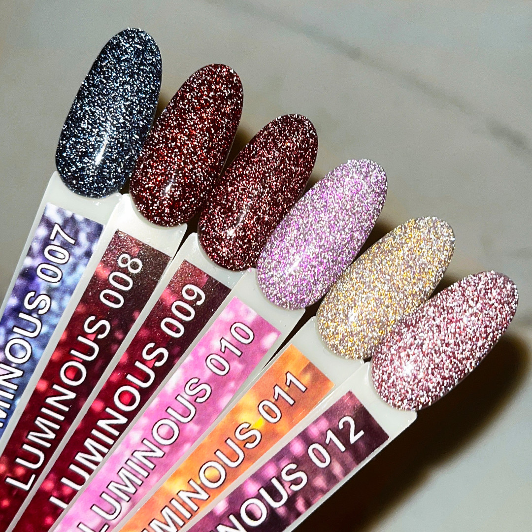Komilfo Luminous Collection L009 (винний, світловідбиваючий), 8 мл