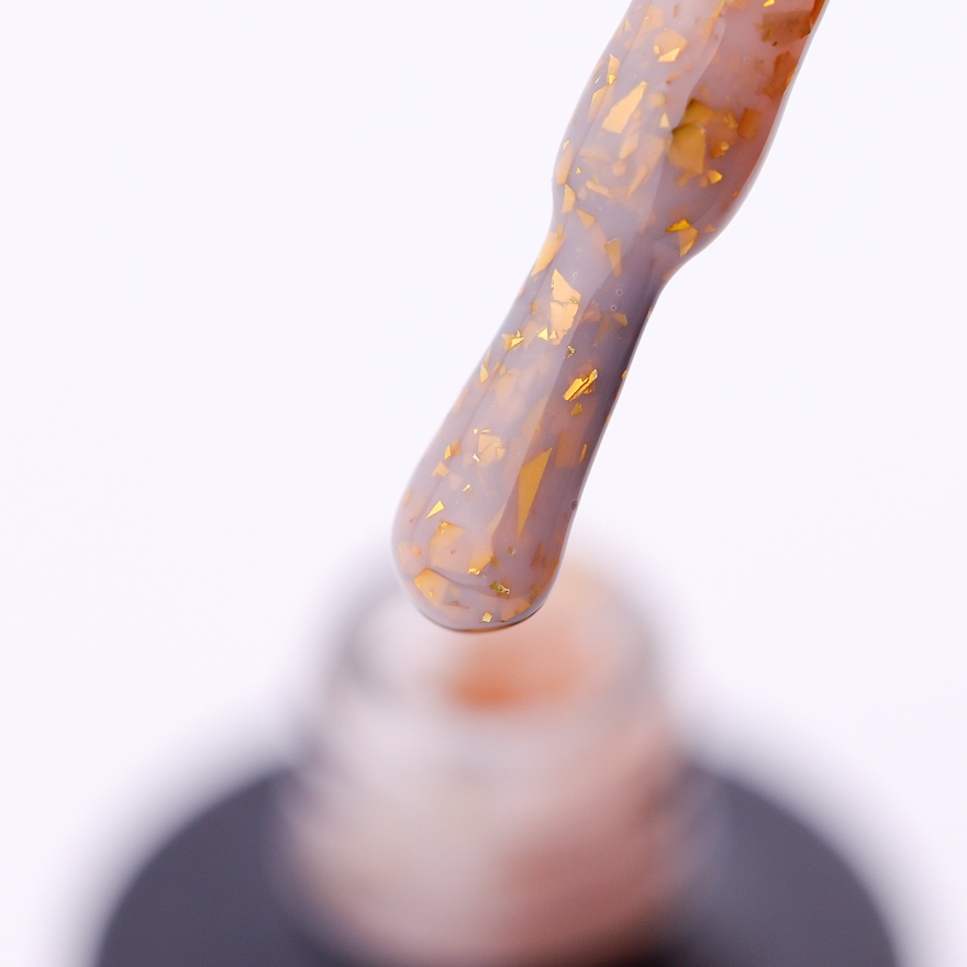 SAGA professional LEAF BASE 05 (light beige with gold leaf), 15 ml