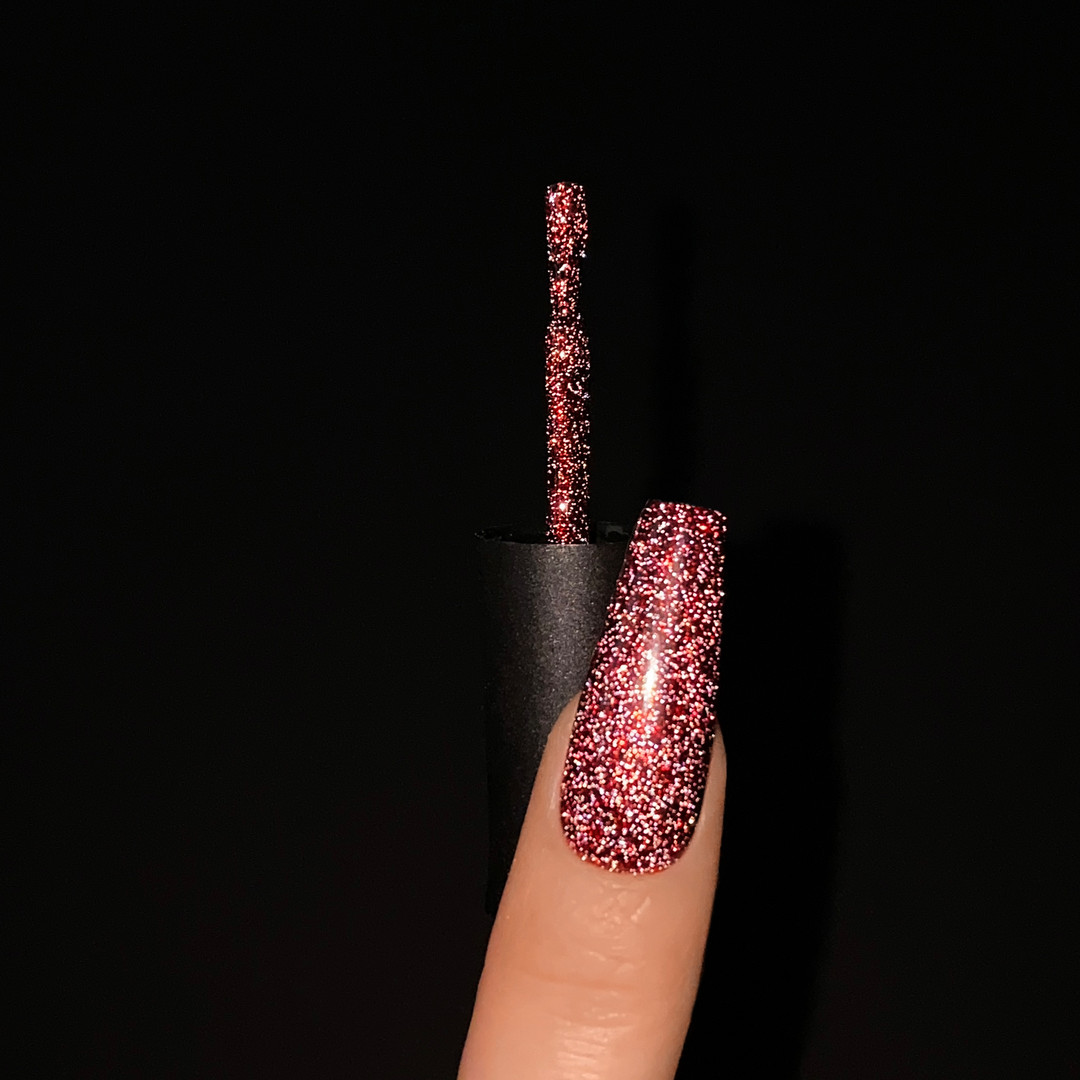 Komilfo Luminous Collection L008 (бордовий, світловідбиваючий), 8 мл