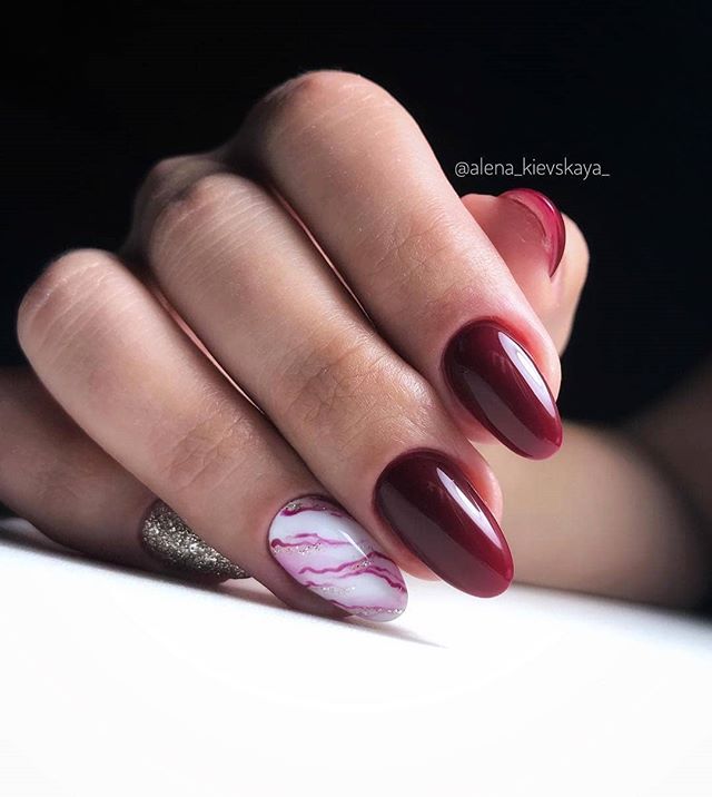 Gel varnish Komilfo Deluxe Series No. D096 (burgundy Marsala, enamel), 8 ml