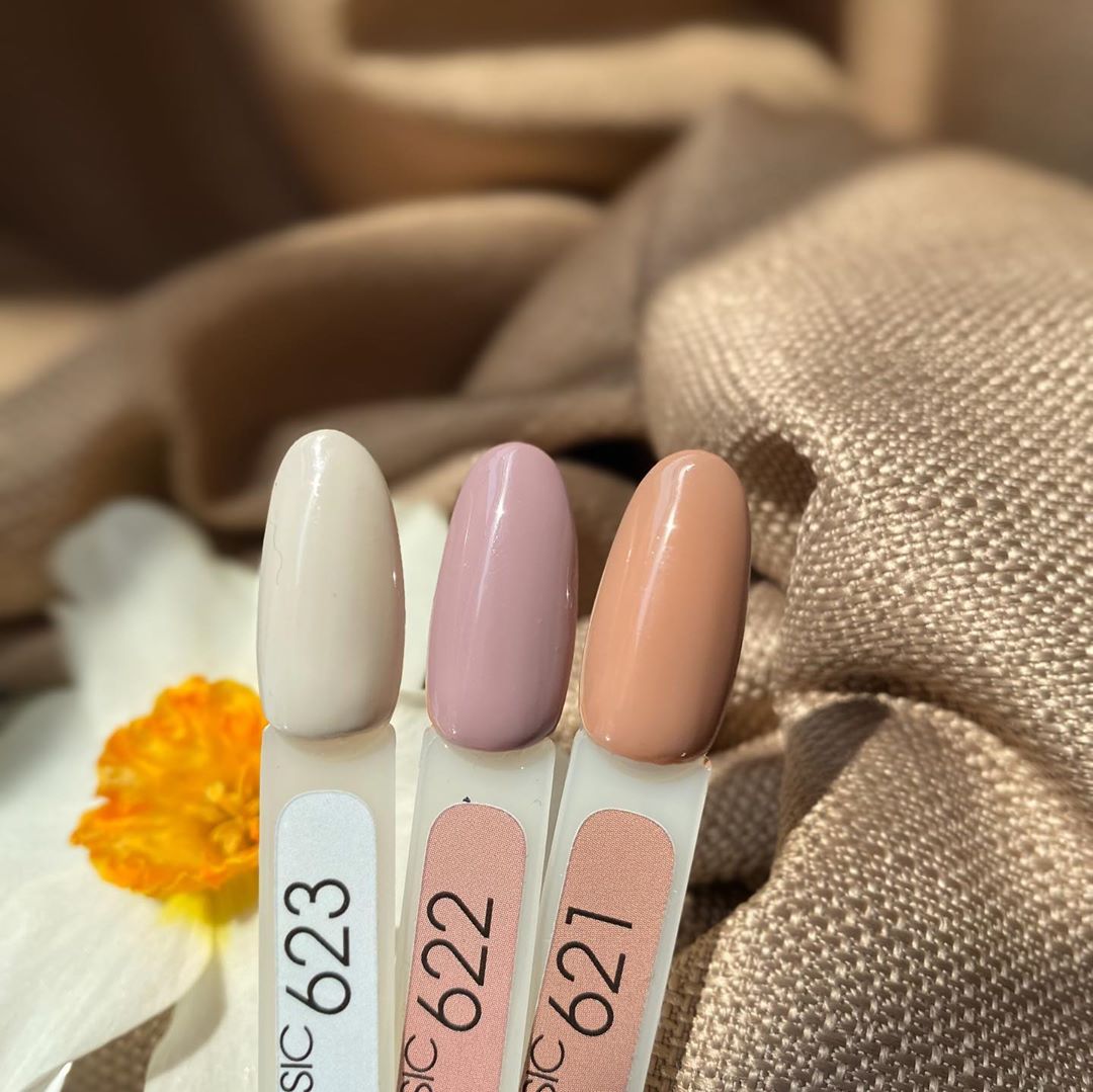 Гель-лак MOON FULL color Gel polish №623 (сірувато-бежевий, емаль), 8 мл