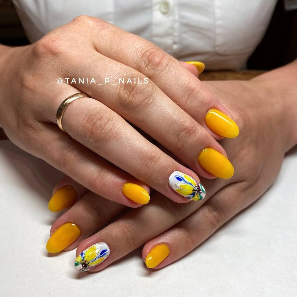 Gel polish ADORE Professional No. 402 (juicy mango, enamel), 7.5 ml