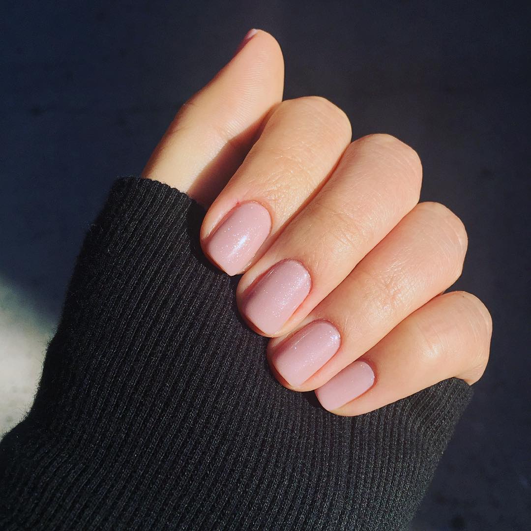 CND Лак для нігтів Vinylux Weekly Polish №118 Grapefruit Sparkle (ніжно-рожевий з подрібненою слюдою), 15мл