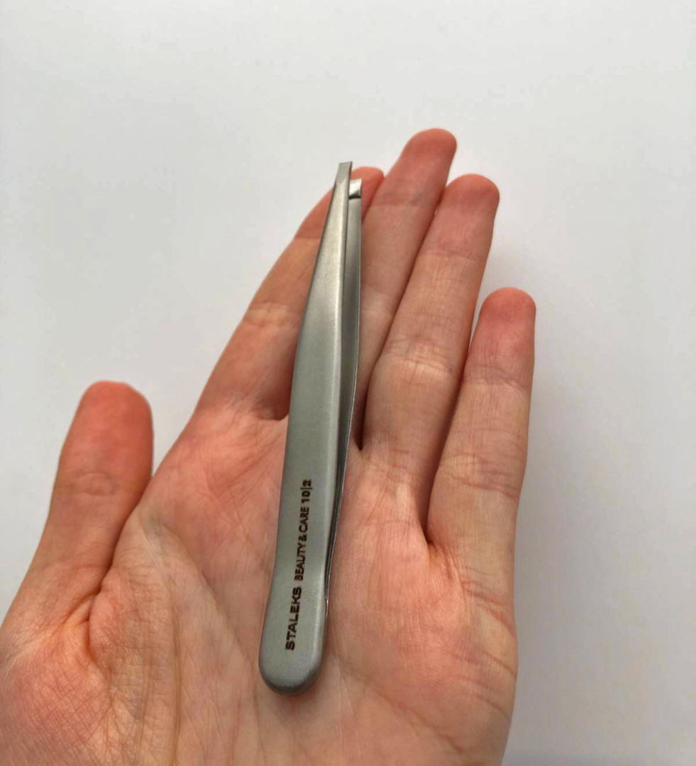 Staleks - BEAUTY & CARE 10 TYPE 2 eyebrow tweezers, narrow straight edges