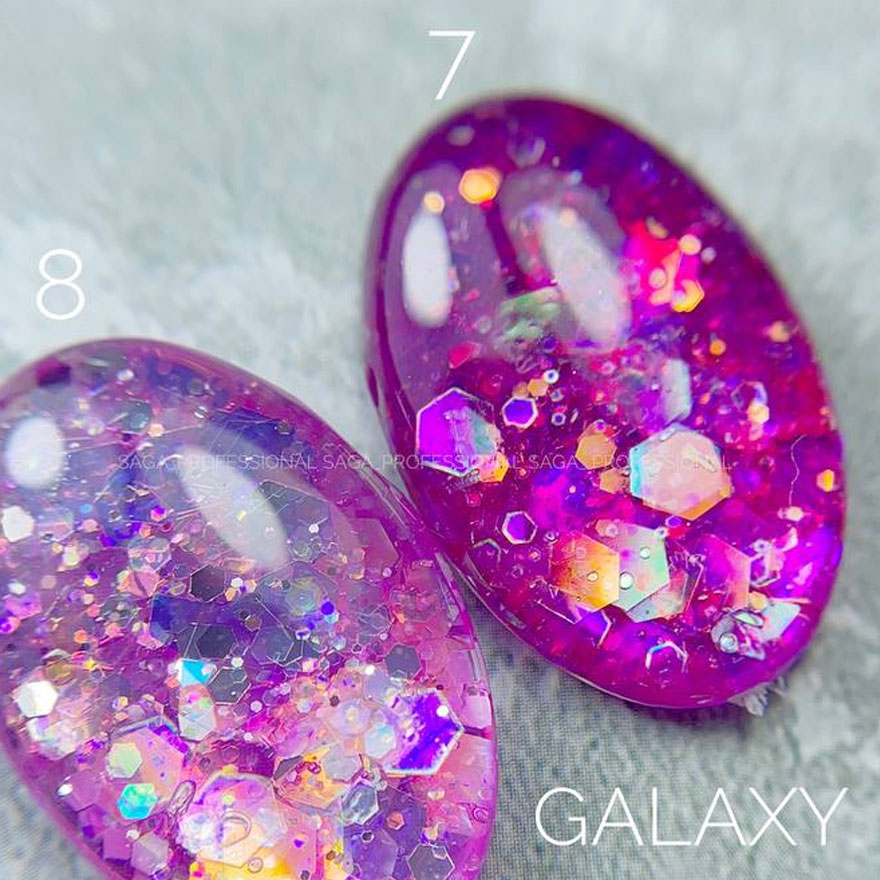 SAGA professional Galaxy glitter 07 (прозорий з голографічними малиновими блискітками), 8 мл SAGA professional Galaxy glitter 07 (прозорий з голографічними малиновими блискітками), 8 мл