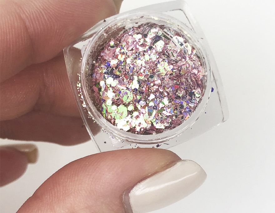 Komilfo sequins MIX chameleon 005, mix sizes, (pink / yellow / green), 1.5 g Komilfo sequins MIX chameleon 005, mix sizes, (pink / yellow / green), 1.5 g