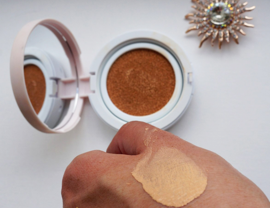 MISSHA Magic Cushion Cover Lasting (SPF50 + PA +++) Cushion Foundation, No. 23 (Natural Beige), 15 g