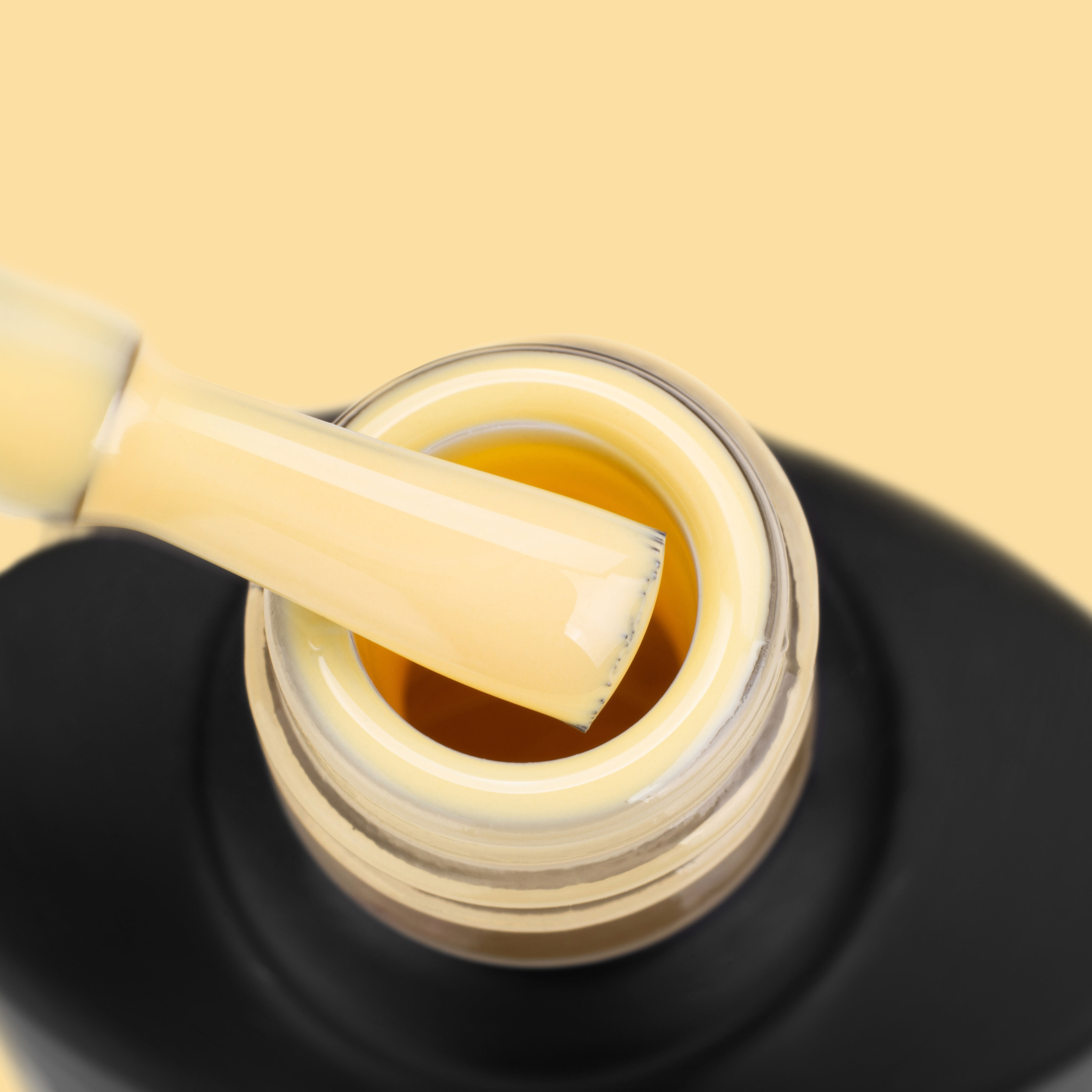 Gel varnish Komilfo DeLuxe Termo C003 (light brown, when heated - bright light green), 8 ml