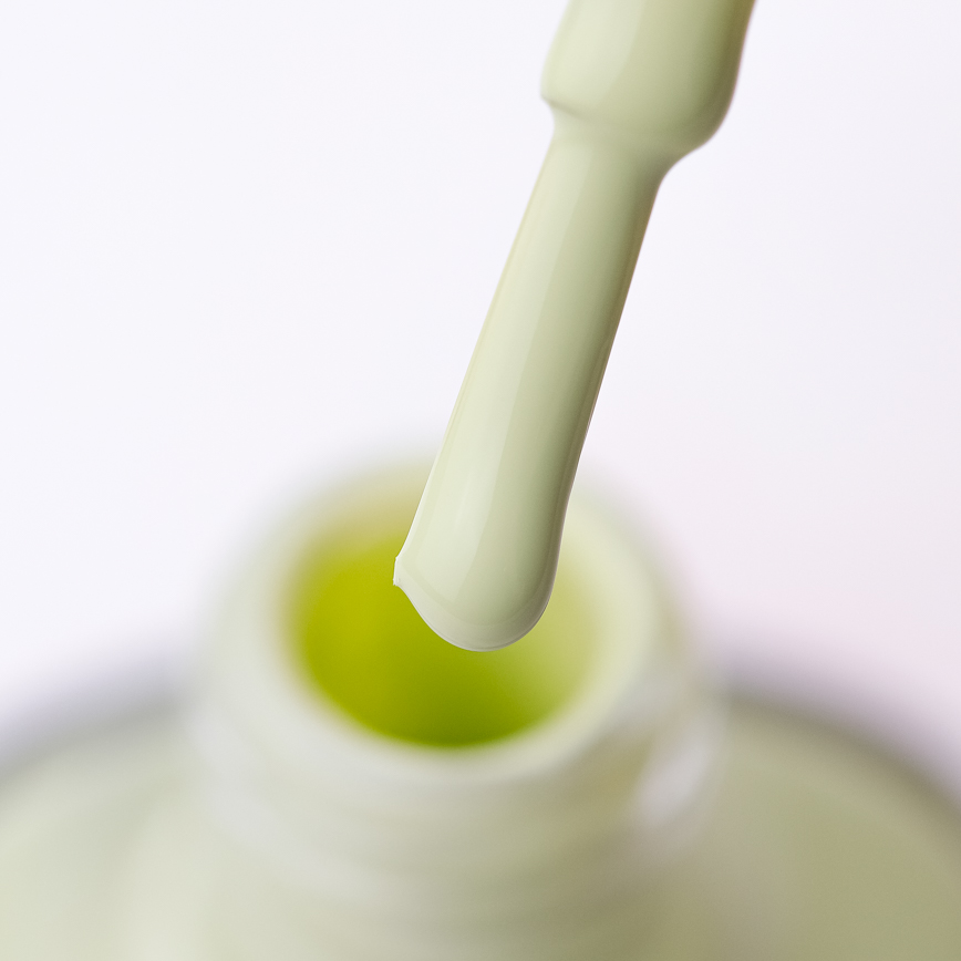 CND Vinylux Weekly Polish - Sugar Cane (245) (light green, enamel), 15 ml