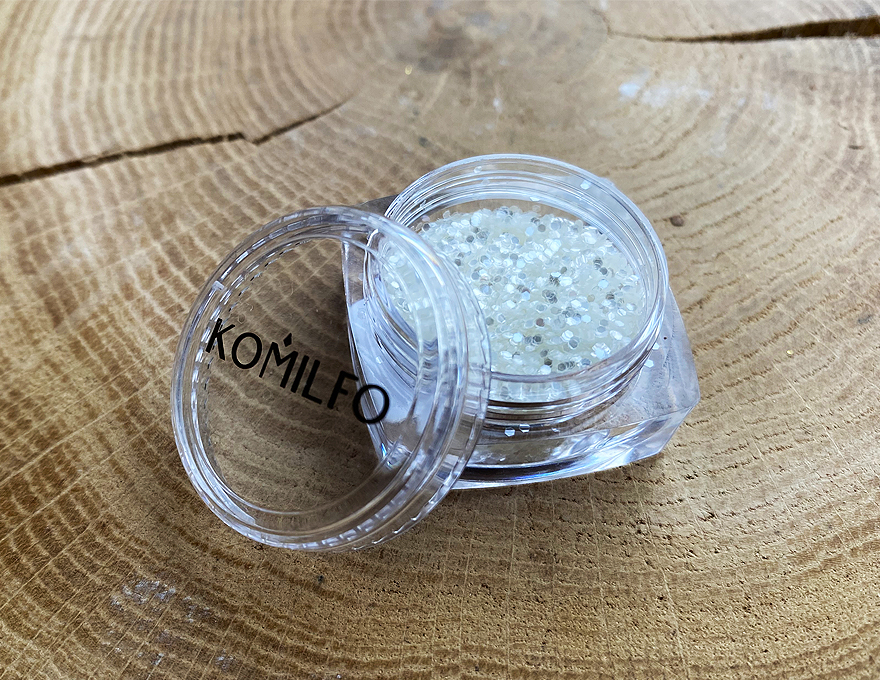 Komilfo spangles 022B, size 0.8 mm, (white, silver), E 2.5 g Komilfo spangles 022B, size 0.8 mm, (white, silver), E 2.5 g