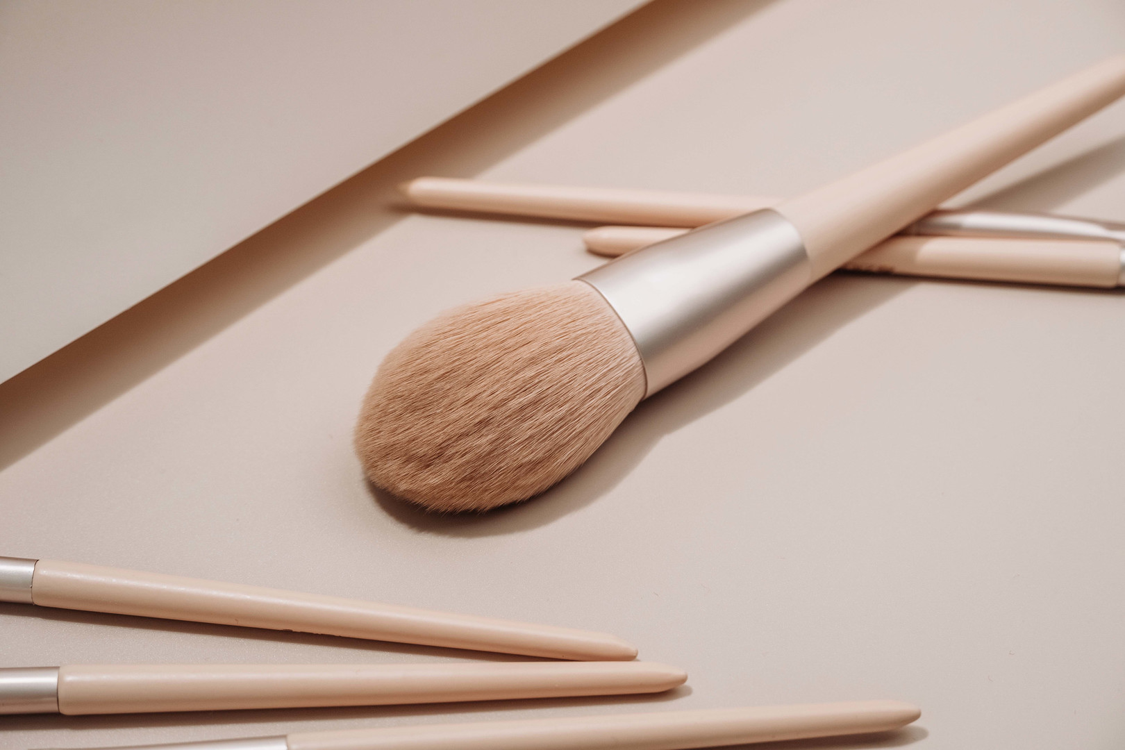ZIDIA набір пензлів для макіяжу "Makeup Brush Set" в чохлі, 11 шт