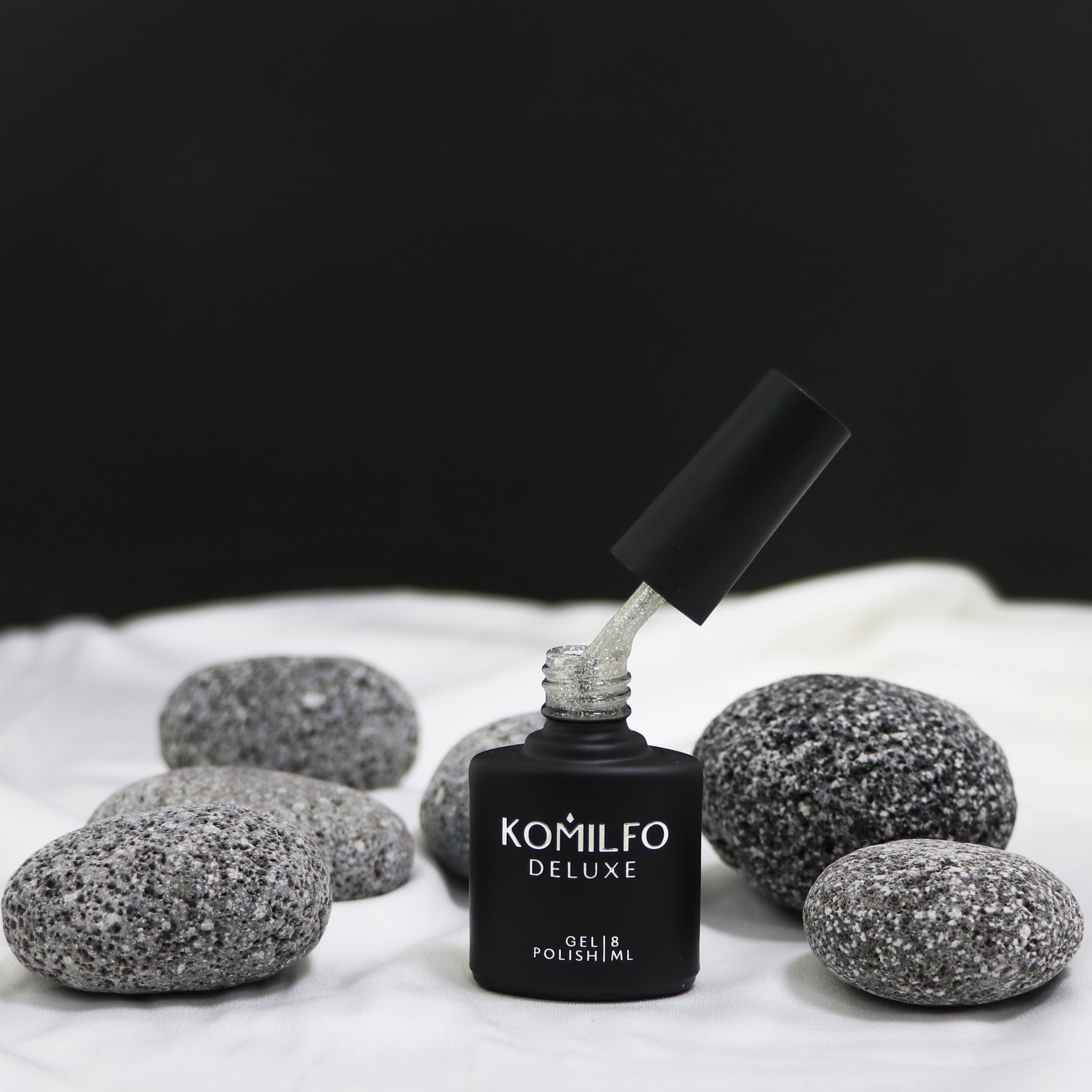 Komilfo No Wipe Silver Top топ БЕЗ липкого слоя с серебряным микроблеском, 8 мл