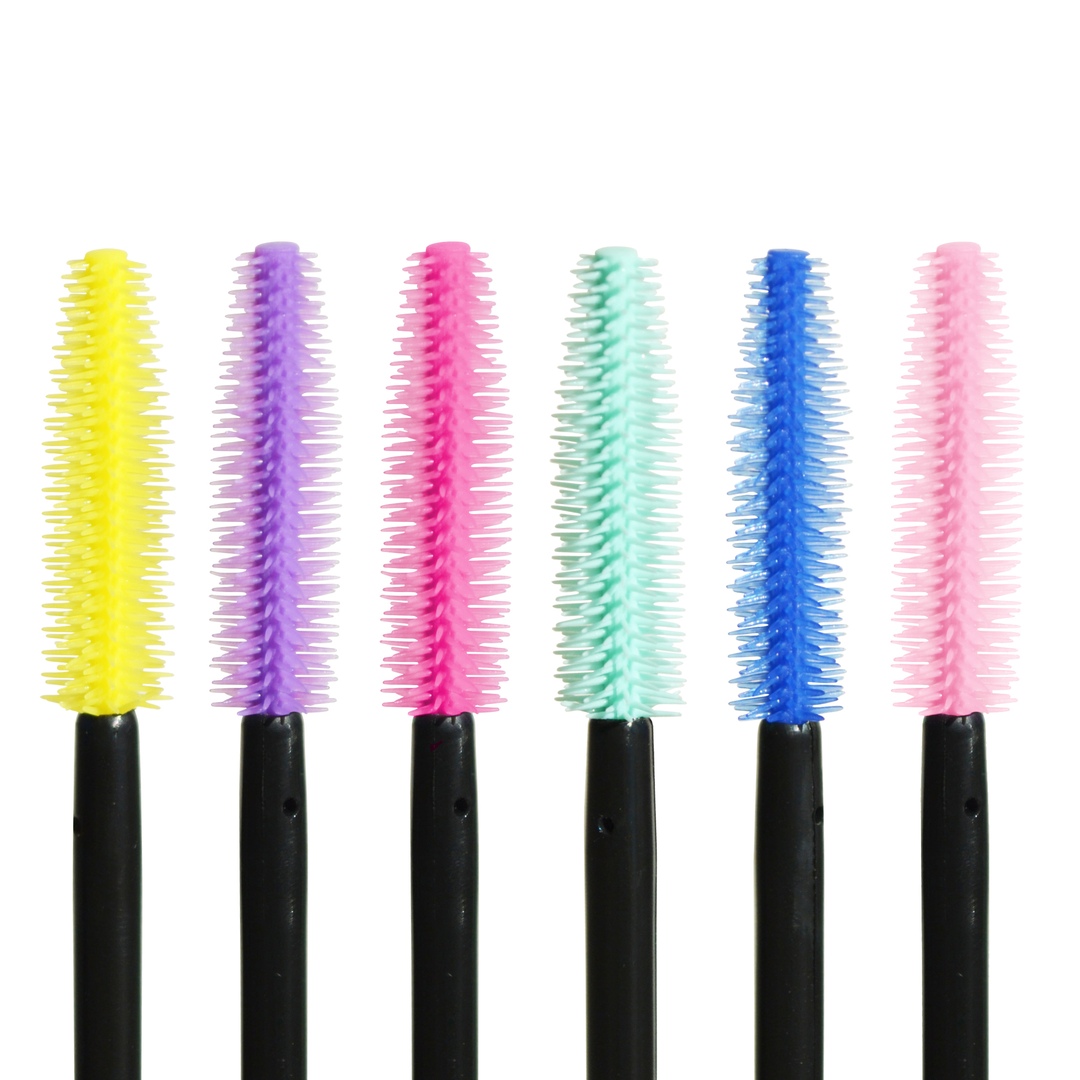 Brush for hair, silicone, erysipelas on a black base (1 piece)