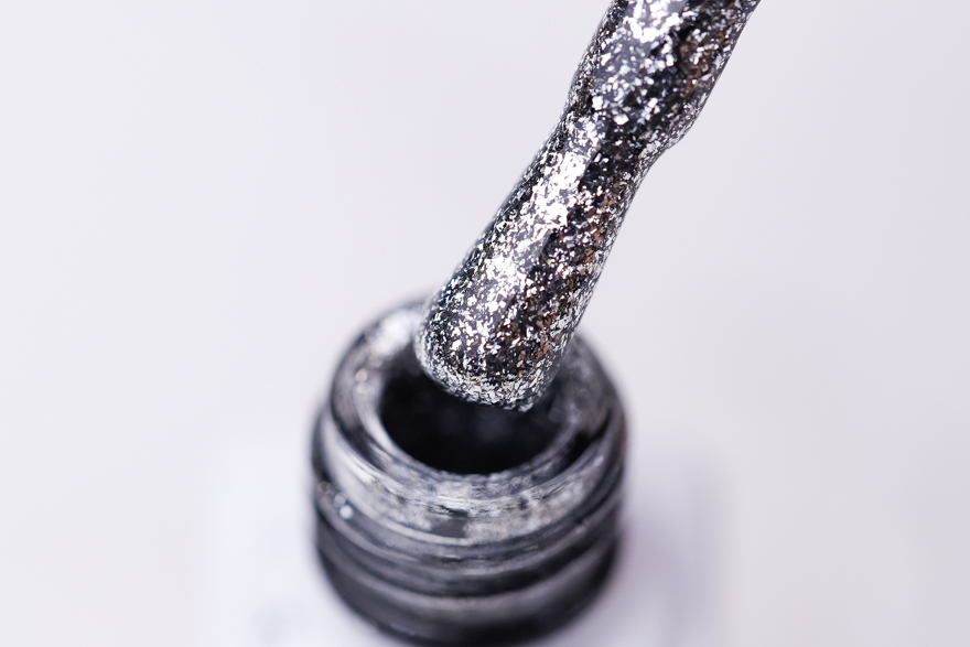 Molekula DIAMOND gel varnish No. 510 (cold silver, with sparkles and mica), 6 ml