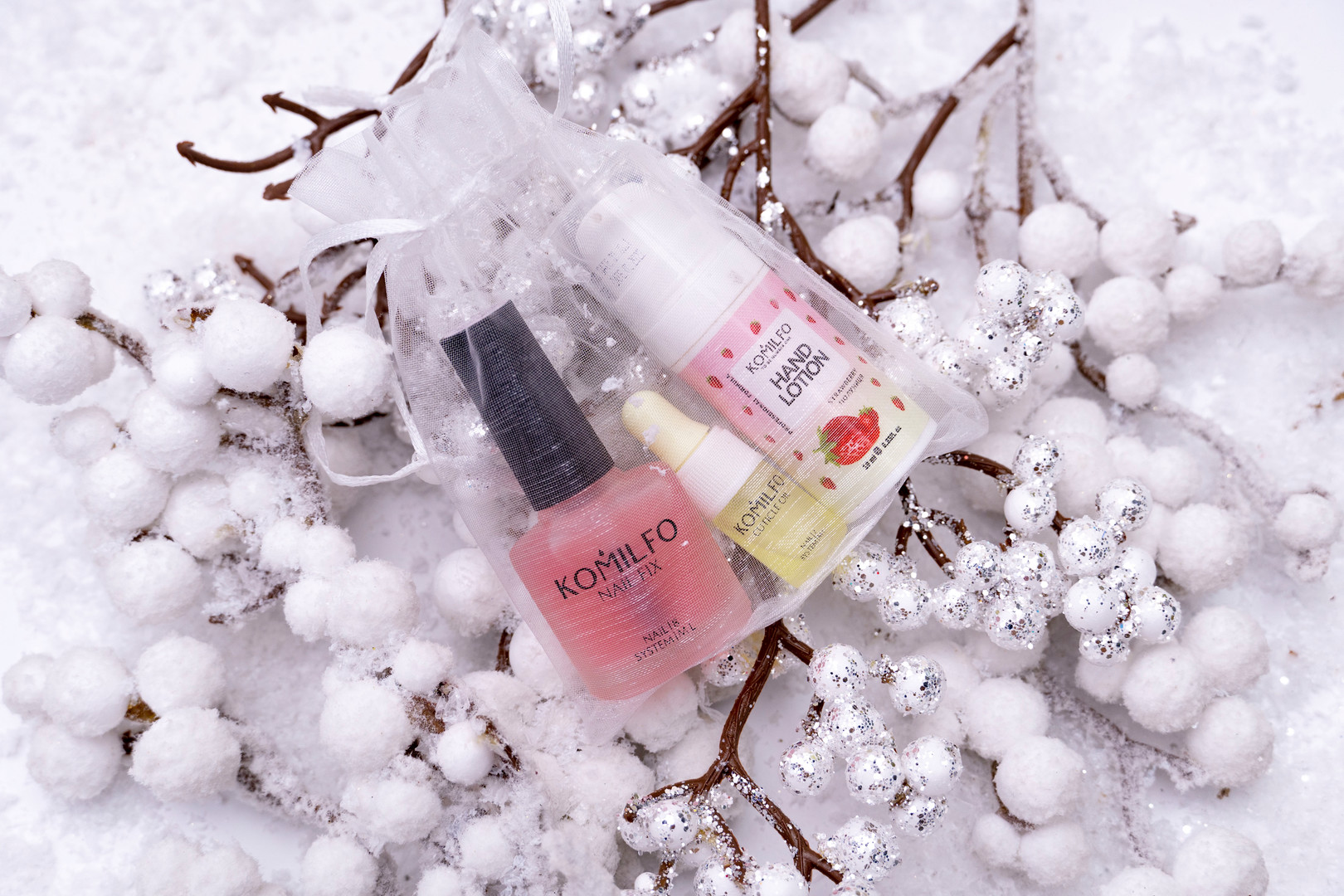 Komilfo Gift Hand Lotion Strawberry 10ml, Nail Fix Retinyl 8ml & Cuticle Oil 2ml Komilfo Gift Hand Lotion Strawberry 10ml, Nail Fix Retinyl 8ml & Cuticle Oil 2ml