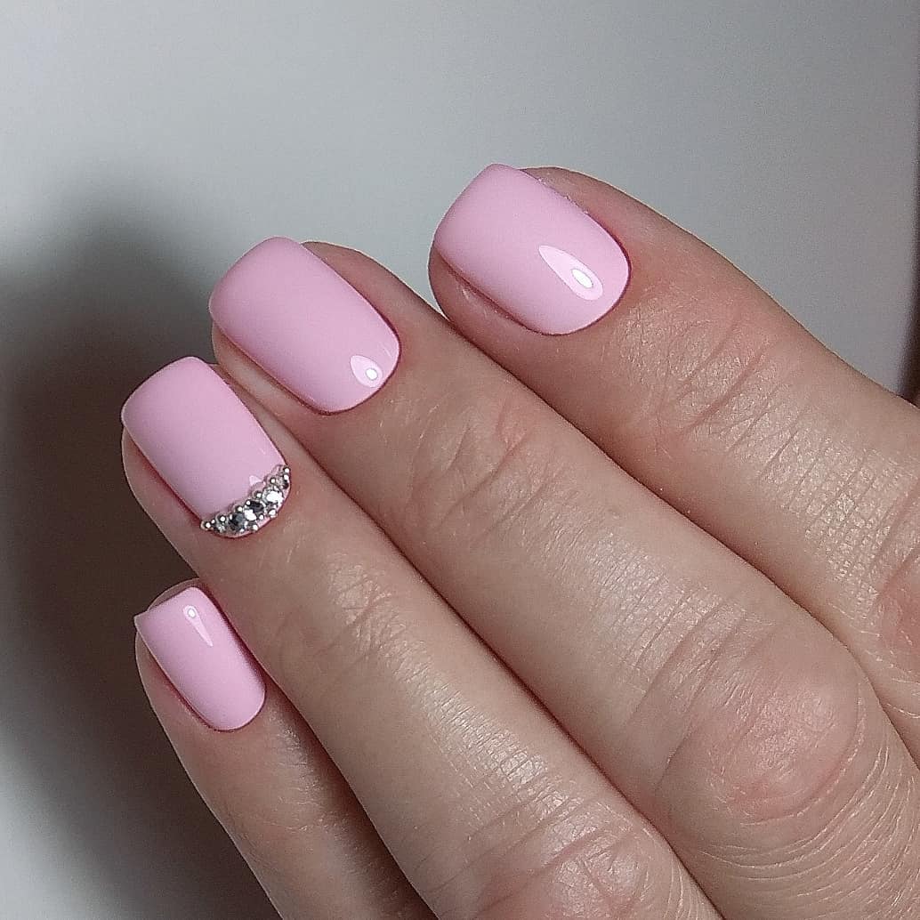 Kira Nails gel-varnish No. 104 (deep pink, enamel), 6 ml