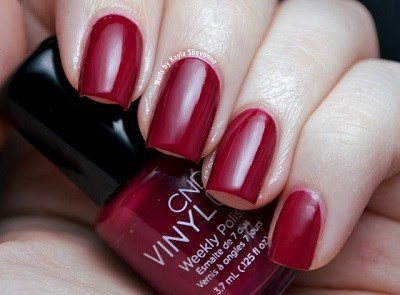 Лак CND Vinylux Weekly Polish - 153 Tinted Love (насичений вишневий, емаль), 15мл