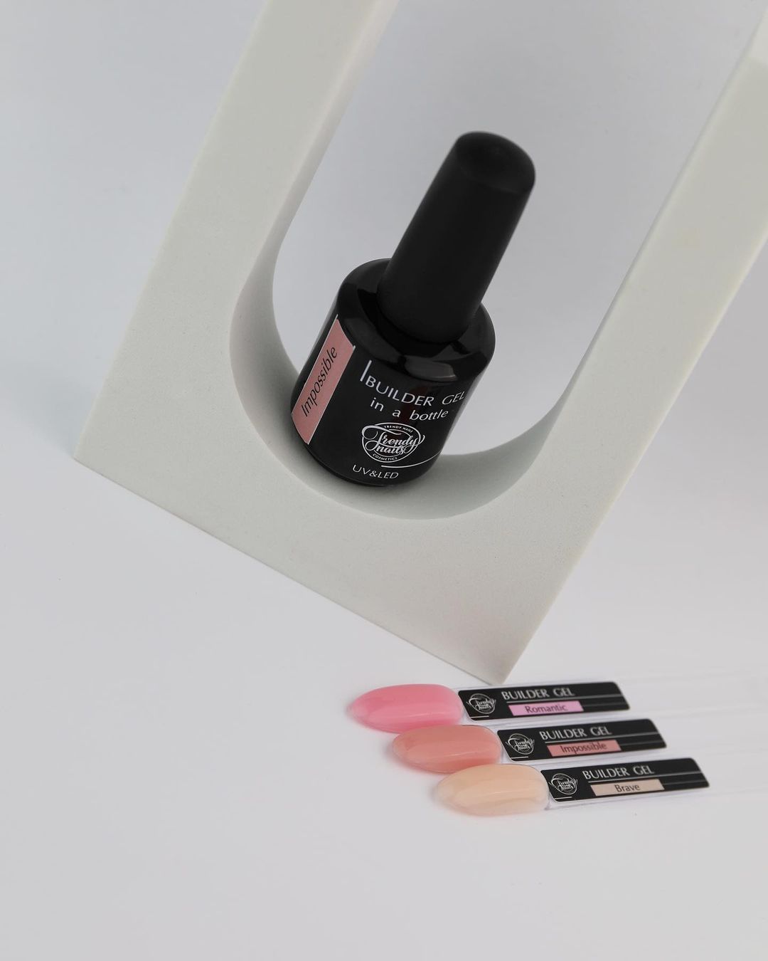 Trendy Nails Builder Gel in a bottle Romantic (персиково-розовый), 15 мл Trendy Nails Builder Gel in a bottle Romantic (персиково-розовый), 15 мл