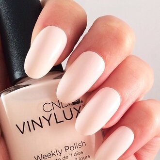 Лак CND Vinylux Weekly Polish - 195 Naked Naivete (ніжно-рожевий, емаль), 15 мл