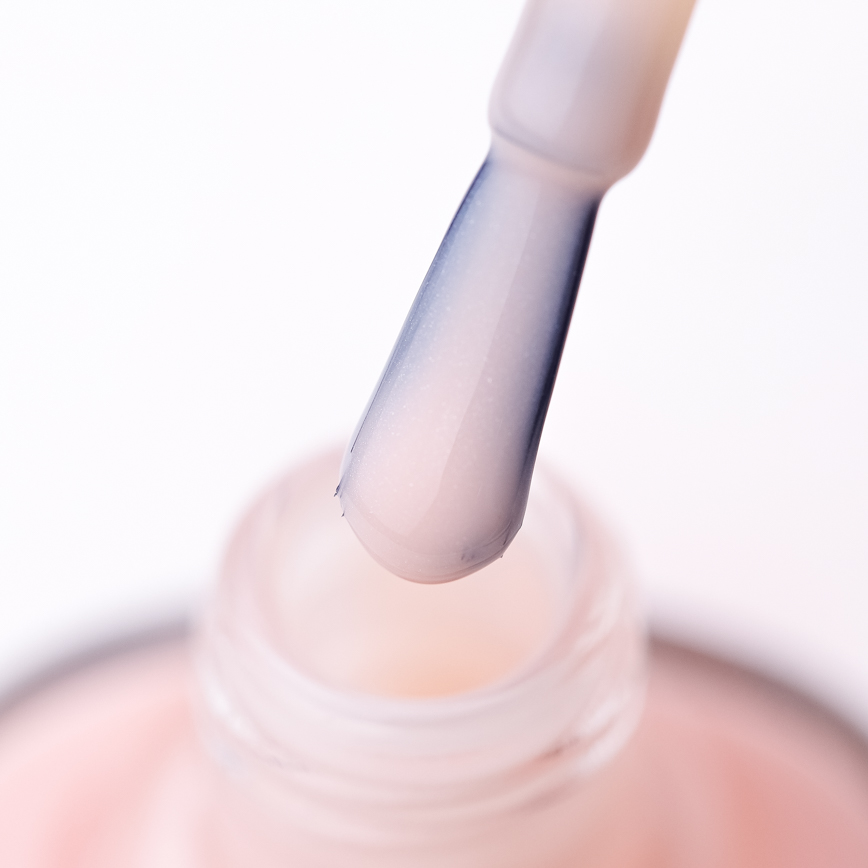 Lacquer CND Vinylux Weekly Polish - Beau (103) (pale pink with a slight purple tint), 15 ml