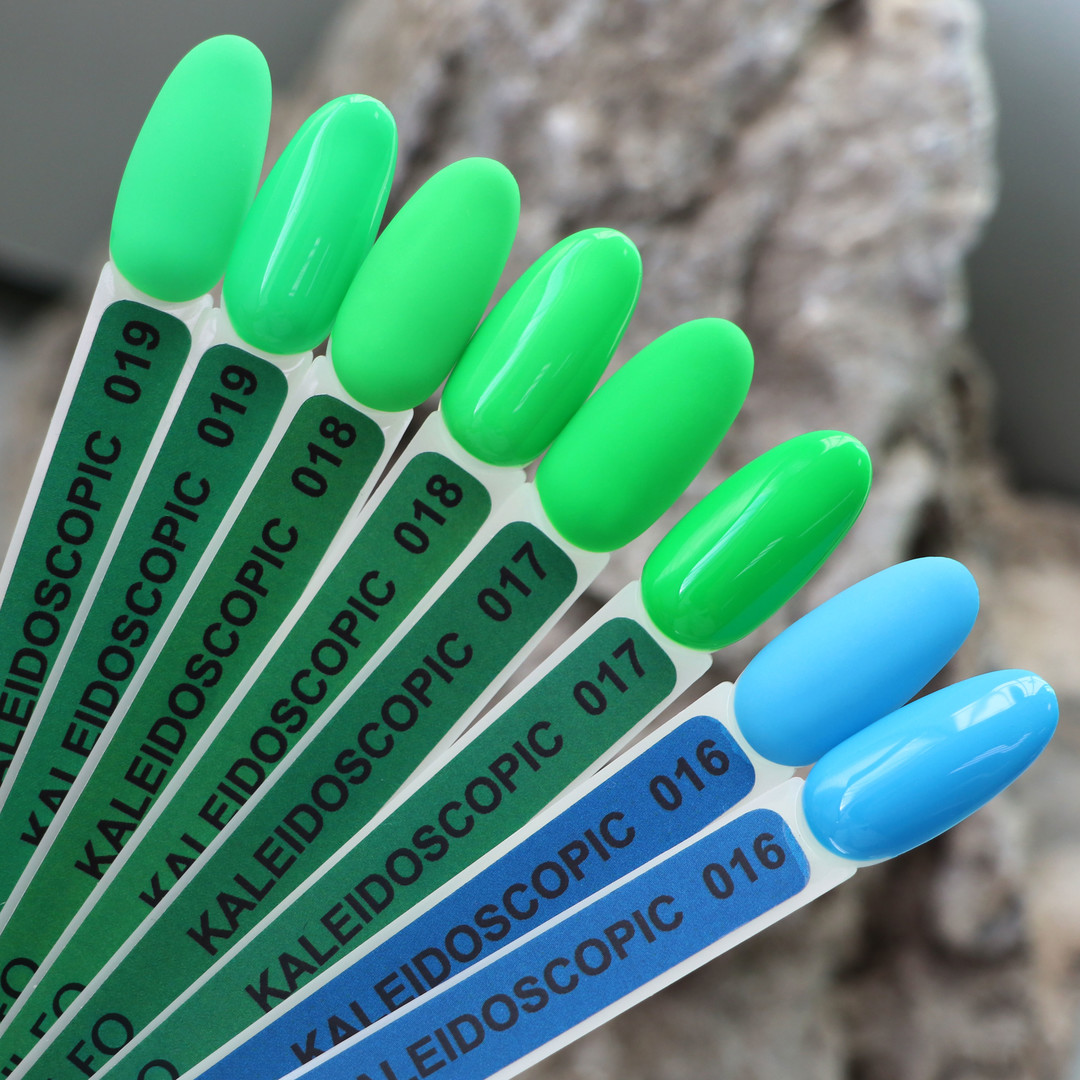 Komilfo Kaleidoscopic Collection K019 (juicy green, neon), 8 ml