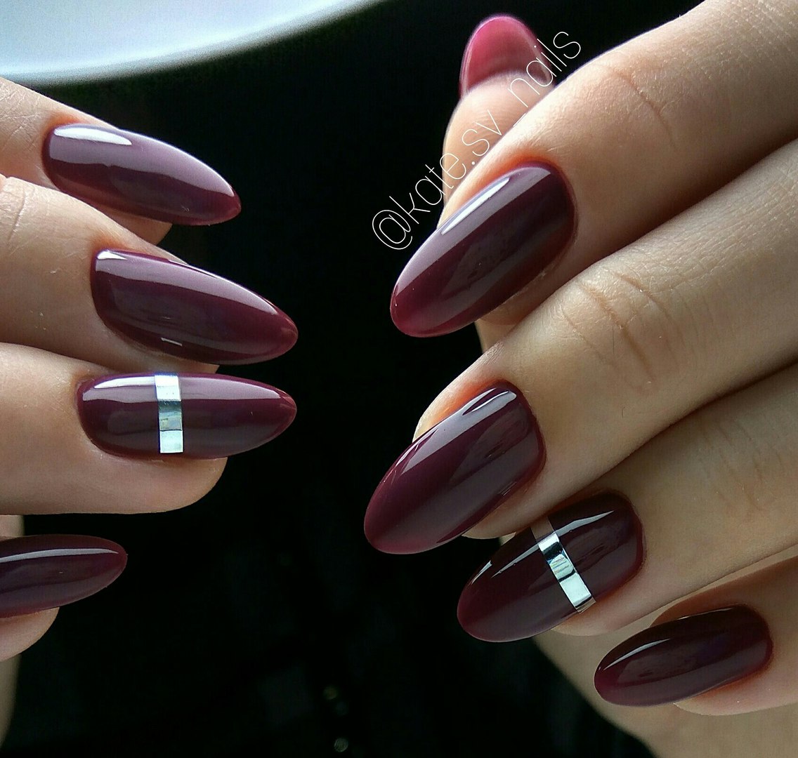 Gel polish Komilfo Deluxe Series D242 (classic Marsala, enamel), 8 ml.