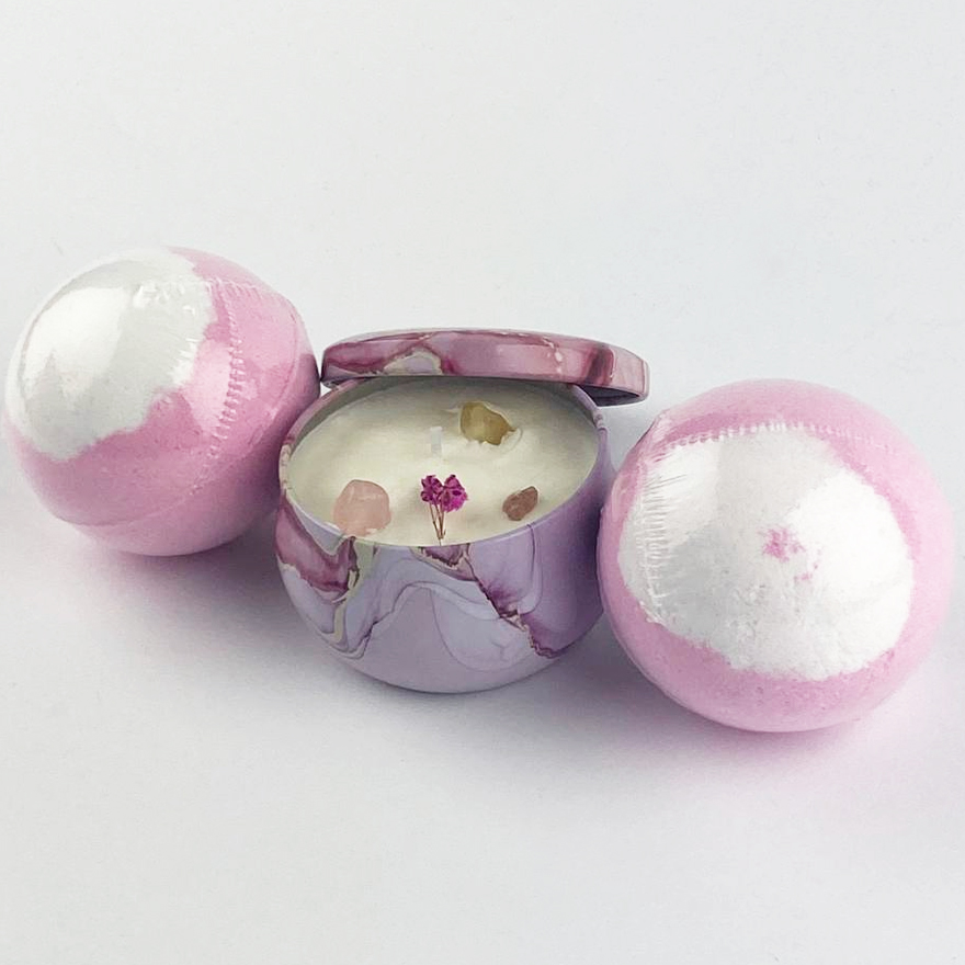 Amoreshop Spa set (candle with crystals and flowers and bath bombs) Spa set
