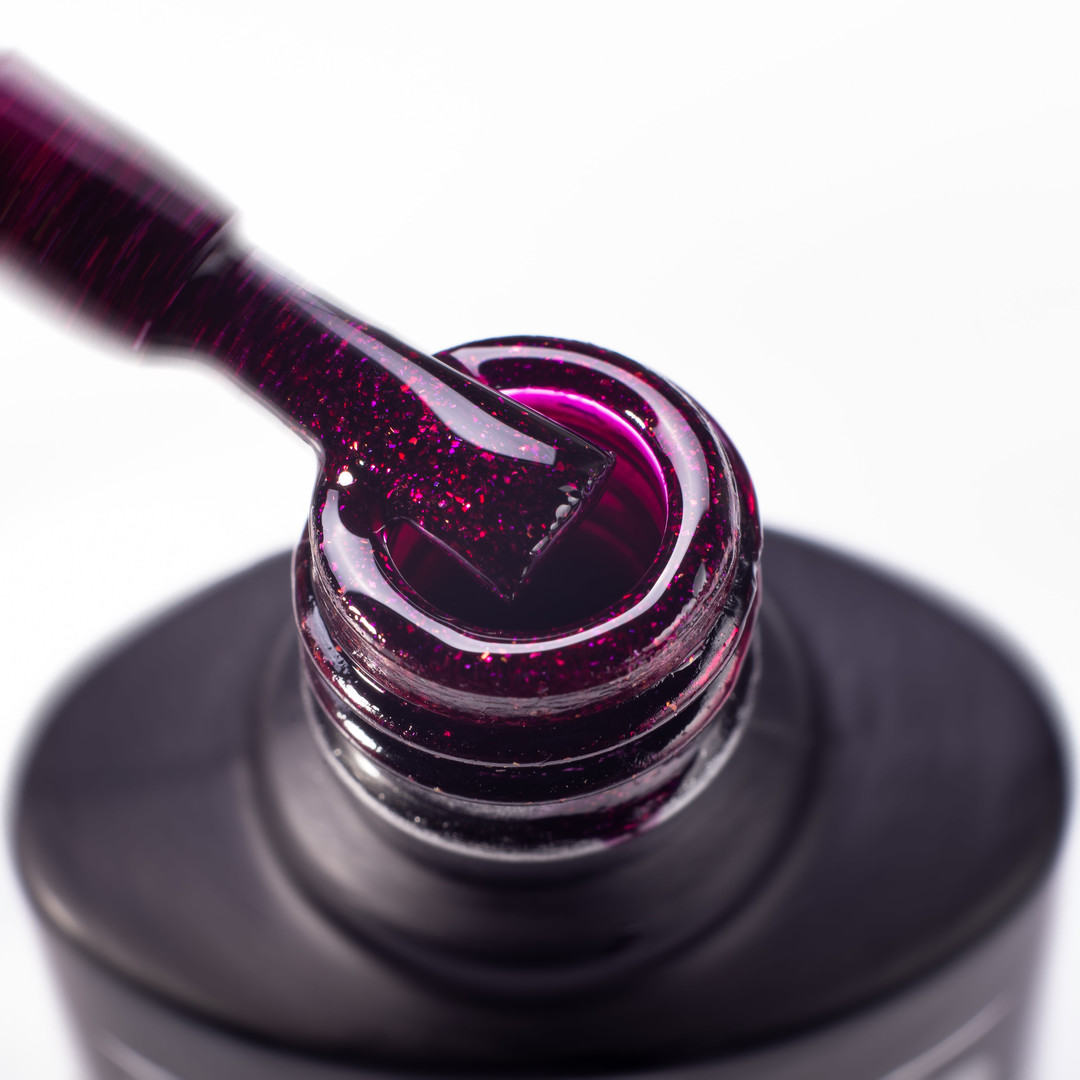 Gel Polish Komilfo Deluxe Series D094 (bright plum with shimmer), 15 ml. Gel Polish Komilfo Deluxe Series D094 (bright plum with shimmer), 15 ml.