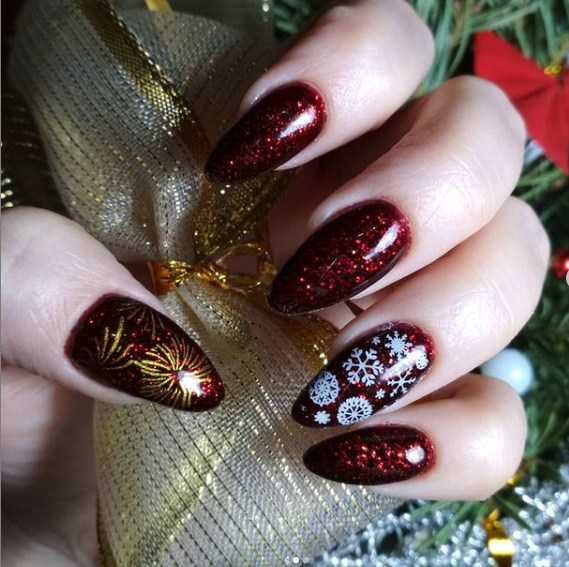 Gel Polish Molekula No. 077 (red with sparkles), 6 ml