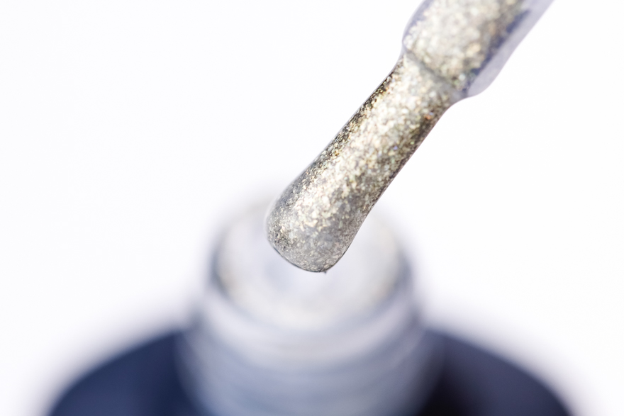 NUB 070 She's Not Me gel varnish (white with holographic glitter), 8 ml