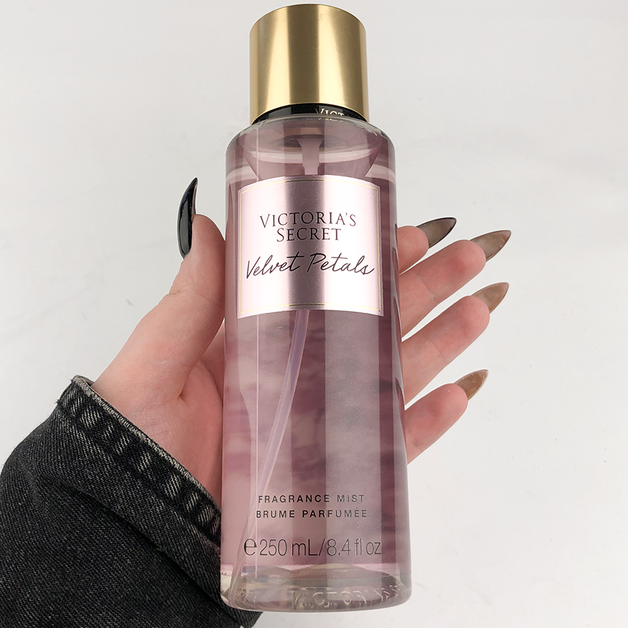 Victoria's Secret Velvet Petals Body Spray, 250 ml
