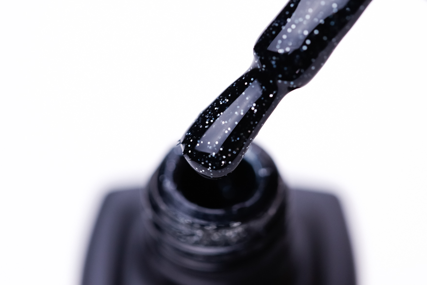 MOON FULL color Gel polish No. 319 gel-varnish (black-green with silver shimmer), 8 ml