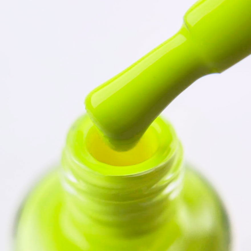 SAGA professional stamping varnish NEON 3 (light green), 8 ml