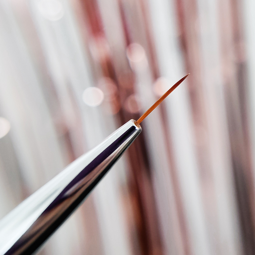 SAGA professional NEW brush #01 (Liner 09 mm)
