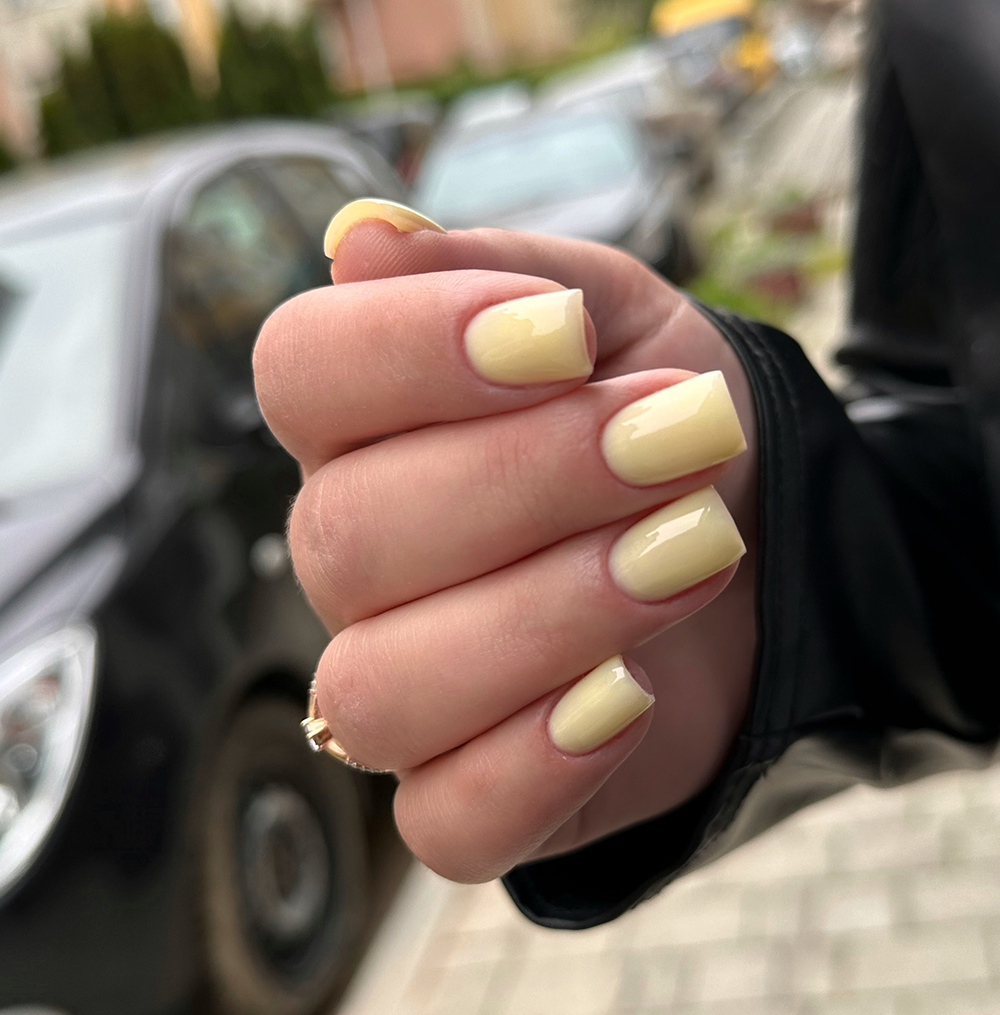 Touch База кольорова Cover Base Lemon, 13 мл Touch База кольорова Cover Base Lemon, 13 мл