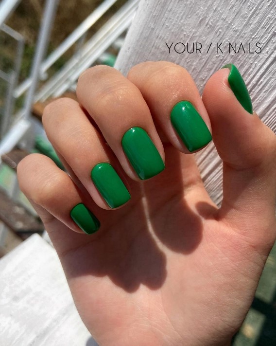 Kira Nails gel varnish No. 179 (leafy green, enamel), 6 ml Kira Nails gel varnish No. 179 (leafy green, enamel), 6 ml