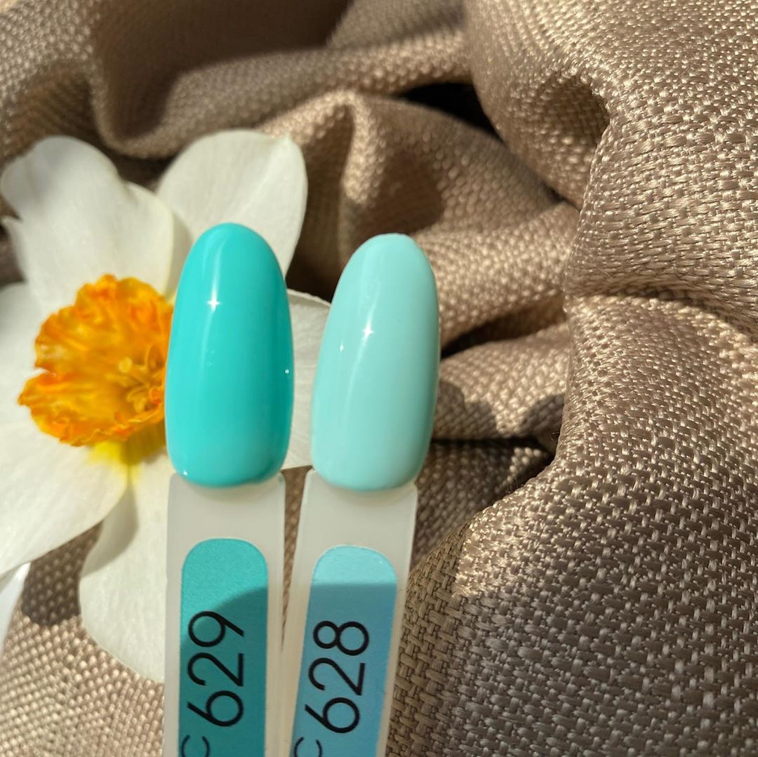 Гель-лак MOON FULL color Gel polish №629 (біло-зелений яскравий, емаль) Гель-лак MOON FULL color Gel polish №629 (біло-зелений яскравий, емаль)