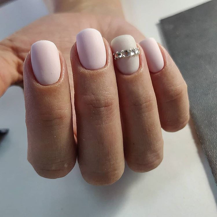Kira Nails gel varnish No. 011 (pale pink, enamel), 6 ml