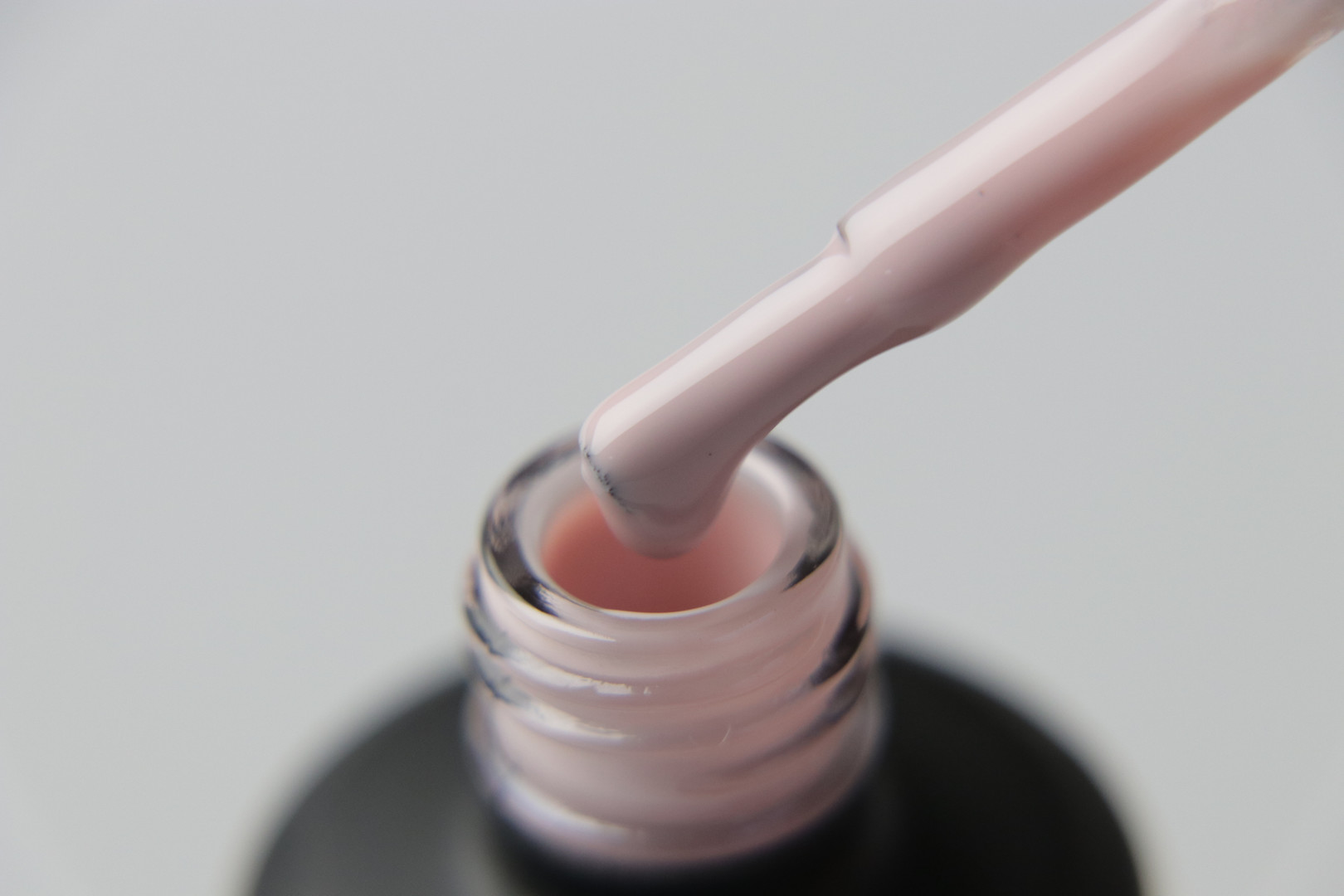 NailApex Ideal Base Camouflage Base No. 5 (powdery pink), 15 ml