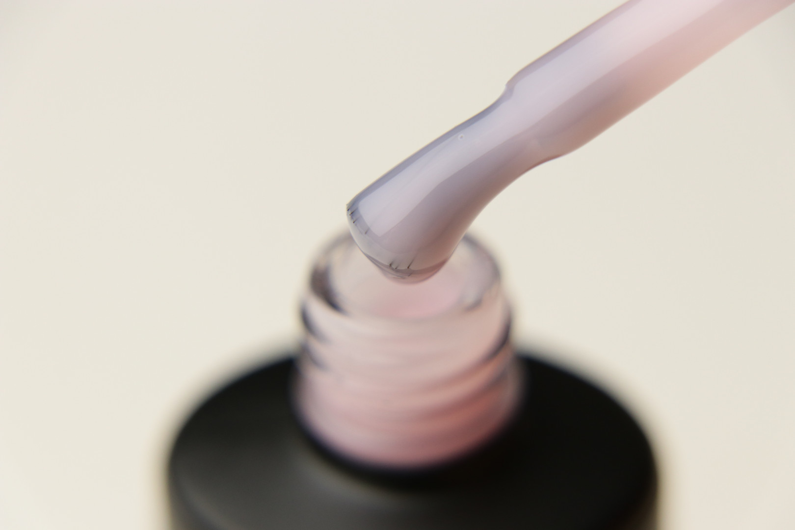Couture Color Fiber Base Clear Pink - Nylon fiber gel polish base, pink, 9 ml