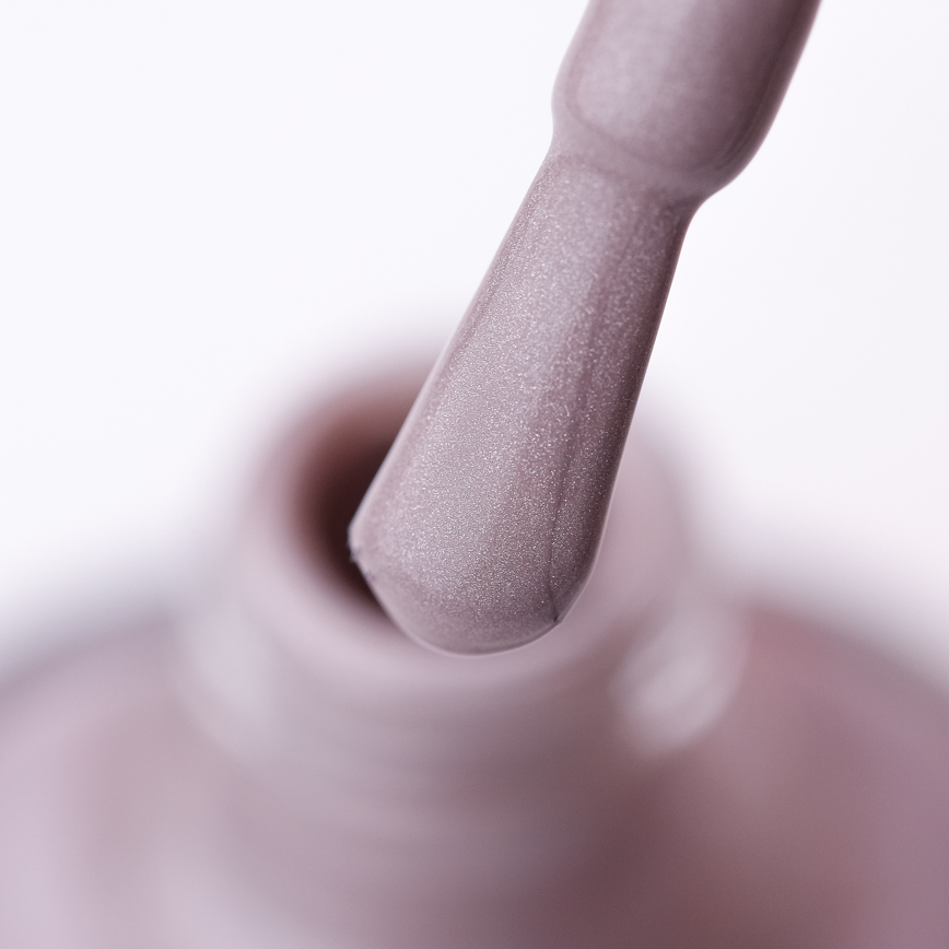 Varnish CND Vinylux Weekly Polish - Soiree Strut (289) (light gray with a light pastel pink, mother-of-pearl), 15 ml