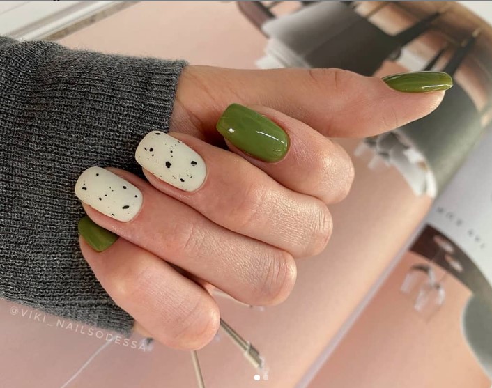 Гель-лак MOON FULL color Gel polish №623 (сірувато-бежевий, емаль), 8 мл